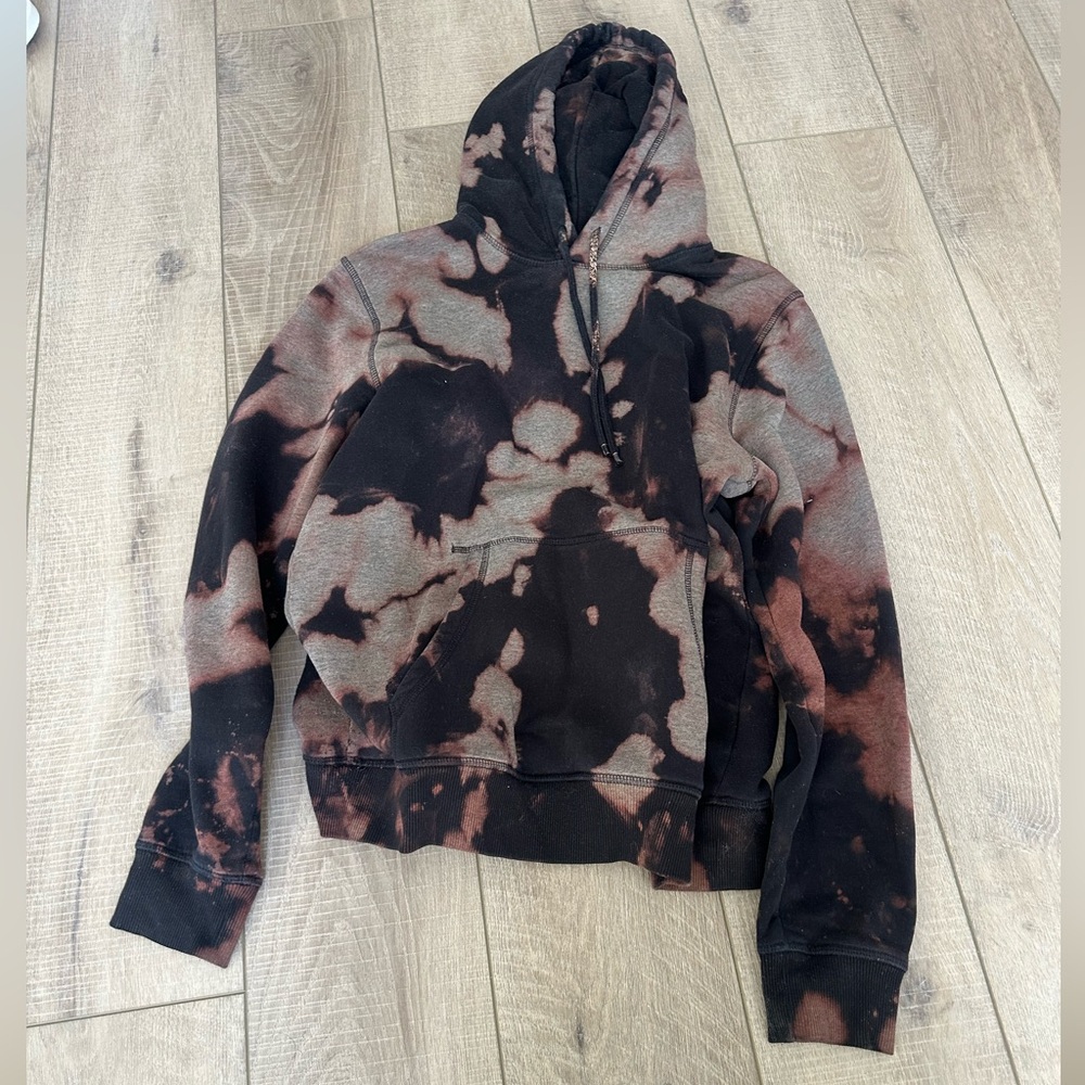 H&M Divided Tie-Dye Hooded Sweater in Size Medium